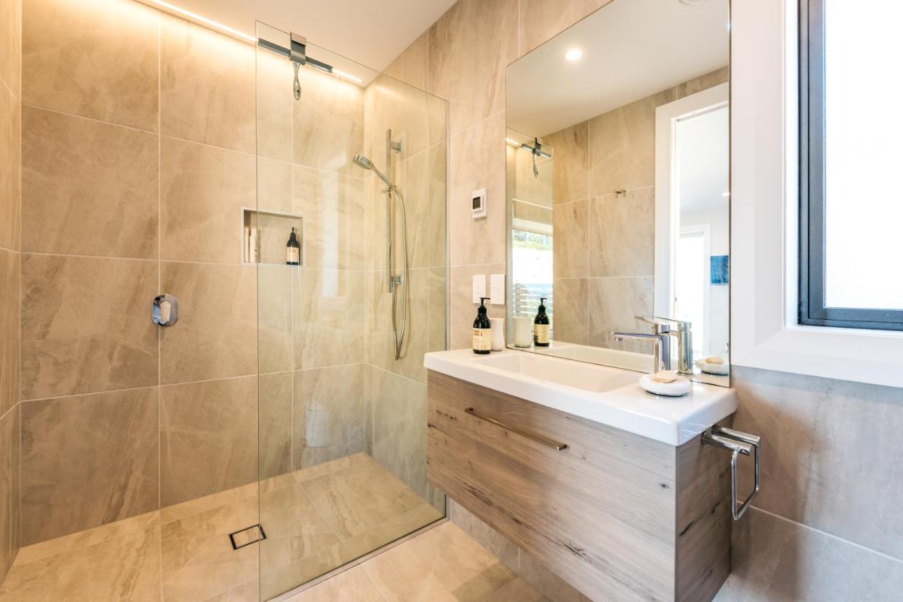 The Apartment - Sea Views At Te Whau Point By Waiheke Unlimited Omiha Bagian luar foto